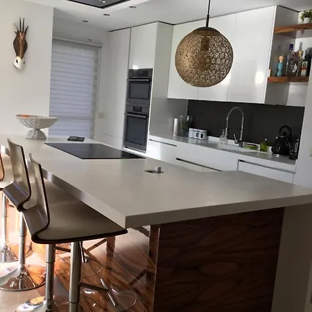 Alcazaba Blue Lagoon 3 Bedroom, Ground Floor エステポナ