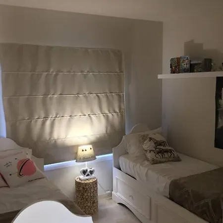 アパート Alcazaba Blue Lagoon 3 Bedroom, Ground Floor エステポナ