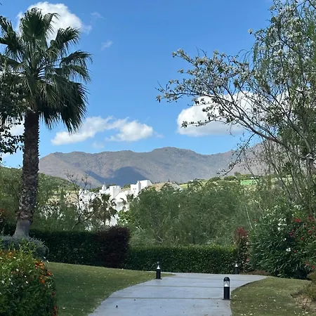 Alcazaba Blue Lagoon 3 Bedroom, Ground Floor アパート エステポナ