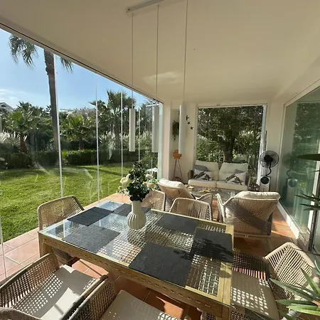 아파트 Alcazaba Blue Lagoon 3 Bedroom, Ground Floor 에스테포나