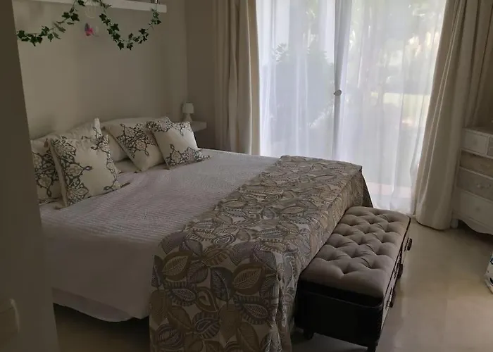 아파트 Alcazaba Blue Lagoon 3 Bedroom, Ground Floor 에스테포나