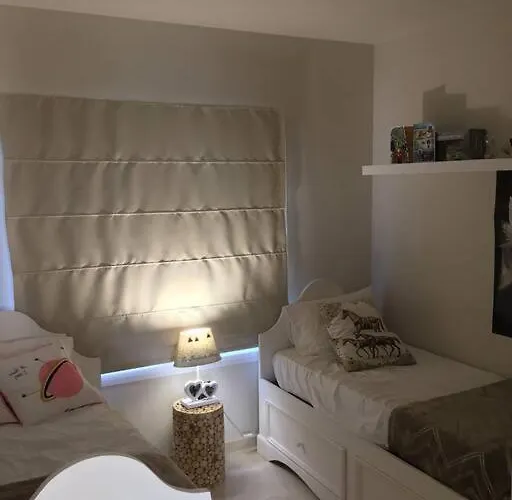 아파트 Alcazaba Blue Lagoon 3 Bedroom, Ground Floor 에스테포나