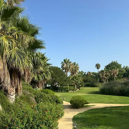 Апартаменти Alcazaba Blue Lagoon 3 Bedroom, Ground Floor